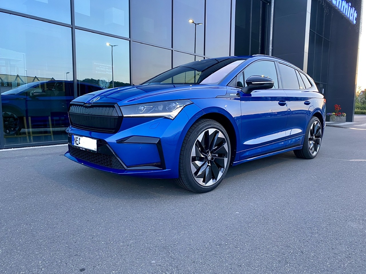 Sportline 80 in Race Blue ???